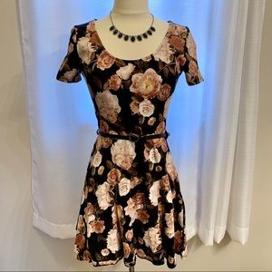 Floral short sleeve dress